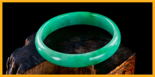 Picture of a stunning green colour jade bracelet - gemmology course cover image