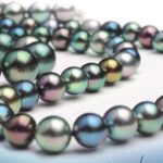 Picture of a shiny black-pearl neacklace
